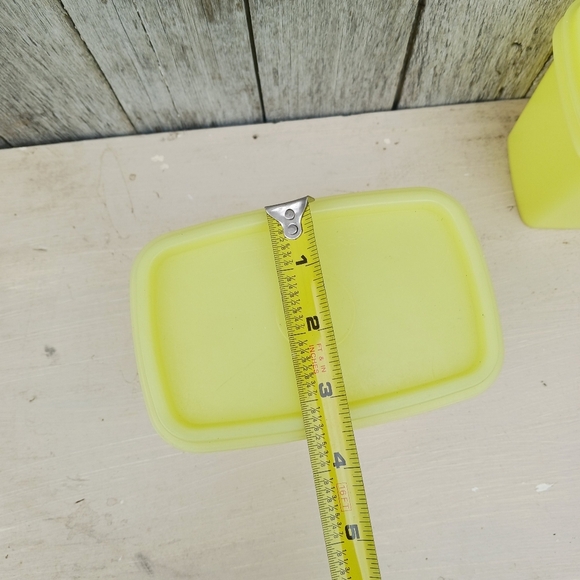 Vintage Tupperware Yellow Shelf Saver Rectangle Containers With Lids Set Of 2 - Picture 4 of 5